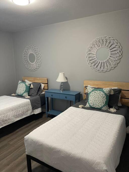 The Bernice - 2 Bedroom Apt In Quilt Town, Usa Hamilton Exteriör bild
